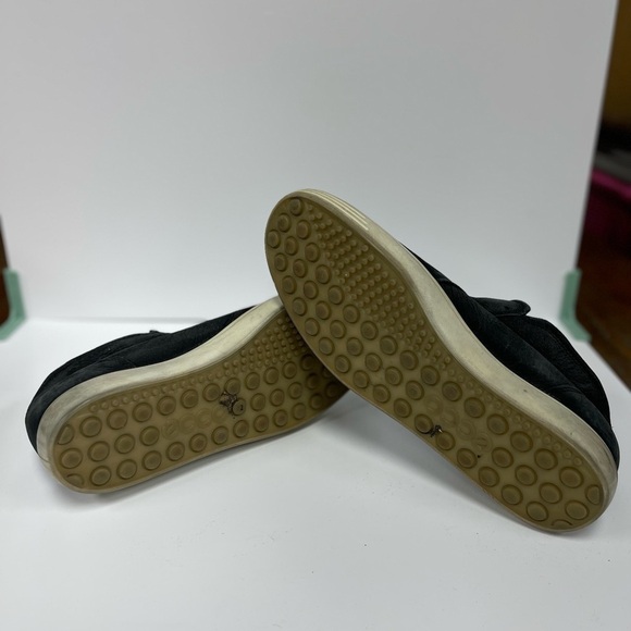 Ecco Women’s Black and White Sneakers - Picture 2 of 2